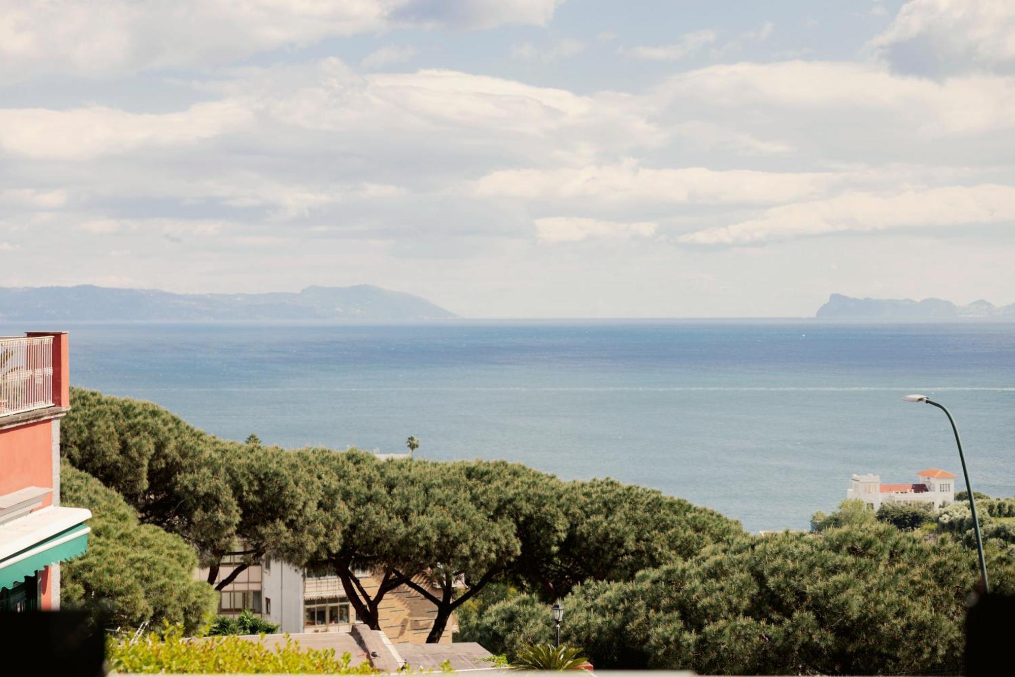 Posillipo 70 Napoli Apartment Bagian luar foto